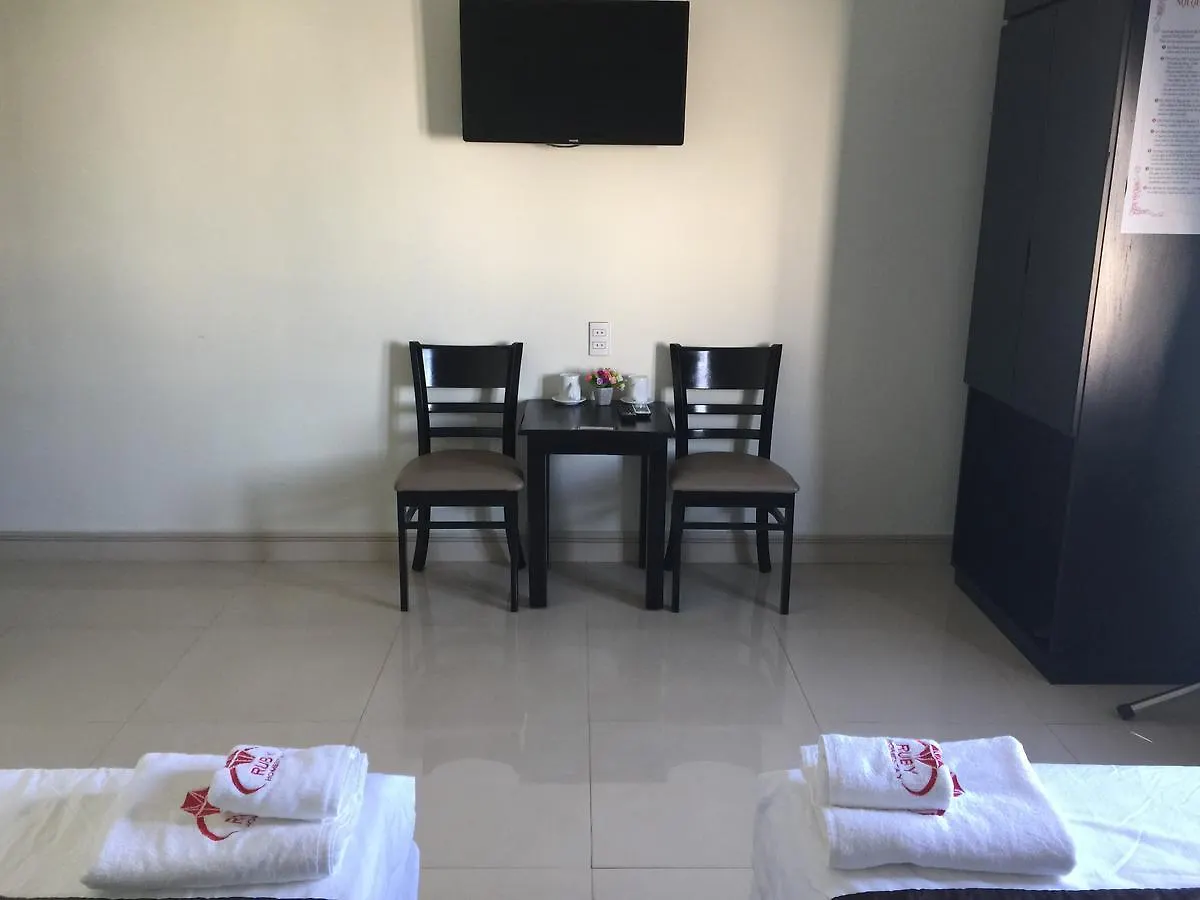 Ruby Homestay ダナン市 3*,